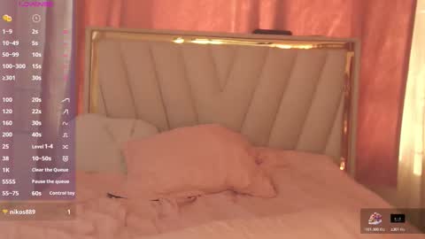 Snapshot of karla_charloby chatting on November 10, 1:43 pm Karla online show from November 10, 1:43 pm