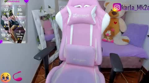 Snapshot of karla_cutee1 chatting on December 6, 3:22 pm karla online show from December 6, 3:22 pm