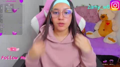 Snapshot of karla_cutee1 chatting on March 19, 7:12 am karla online show from March 19, 7:12 am