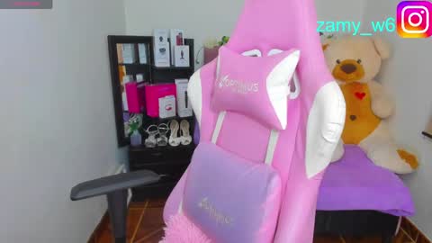 Snapshot of karla_cutee1 chatting on April 20, 4:59 am karla online show from April 20, 4:59 am