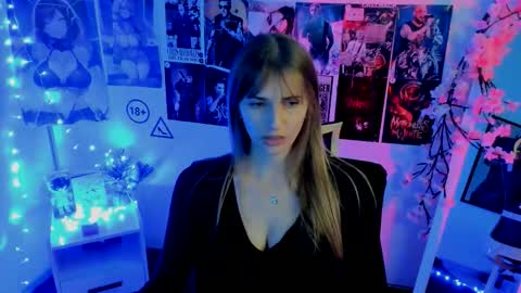 Karla online show from November 19, 1:55 pm