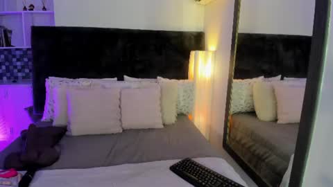 Snapshot of karla_gonzaless chatting on July 2, 6:58 pm Karla Gonzaless online show from July 2, 6:58 pm