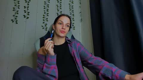 Snapshot of karla_lim chatting on November 11, 7:25 pm karla_lim online show from November 11, 7:25 pm