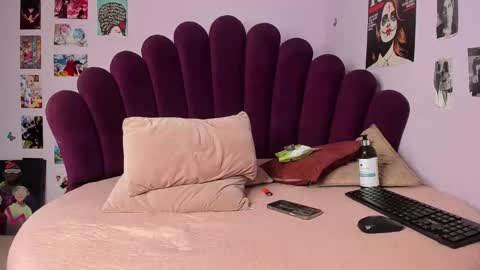 karen online show from September 26, 8:29 am