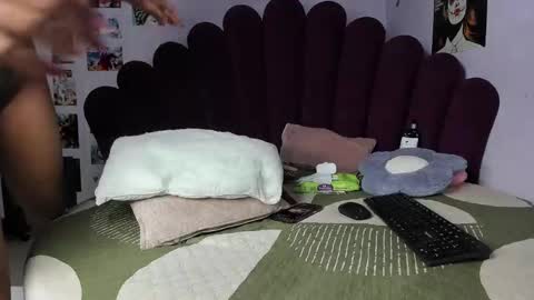 karen online show from March 21, 8:30 am