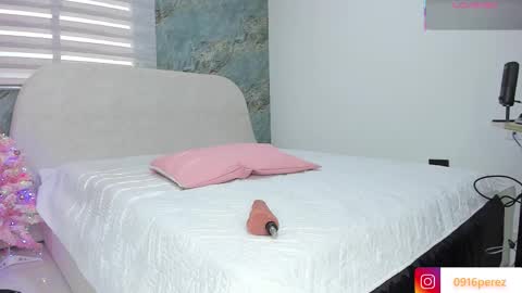 karolina  online show from November 22, 7:13 pm