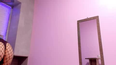 Snapshot of karlacollins_ chatting on November 20, 11:32 am Karla online show from November 20, 11:32 am