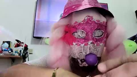 Snapshot of karlakush101 chatting on February 5, 8:08 am karlakush101 online show from February 5, 8:08 am