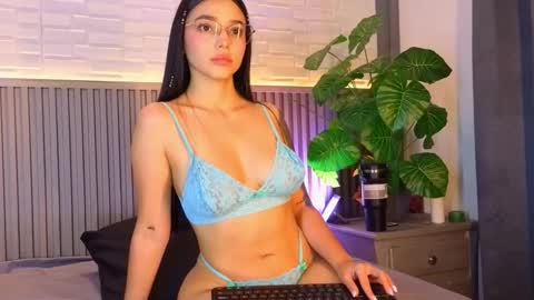 Karli online show from November 28, 2:25 am