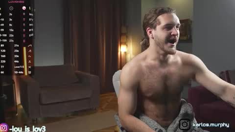 Snapshot of karlos_murphy chatting on November 4, 3:49 am Karlos and Louis online show from November 4, 3:49 am