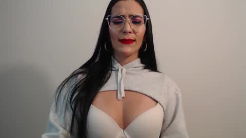 Snapshot of karlota_hank chatting on January 19, 5:15 am Karlis online show from January 19, 5:15 am