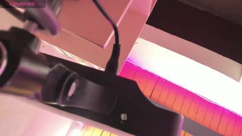 Snapshot of karly_moonn chatting on November 10, 9:03 pm Karly Moonns online show from November 10, 9:03 pm