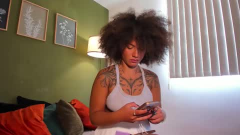 Karlye online show from November 12, 5:13 pm