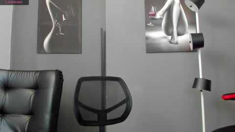   online show from September 22, 4:31 pm