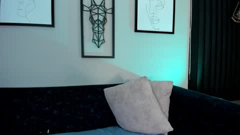 Snapshot of karo_linee chatting on January 22, 4:12 pm karo_linee online show from January 22, 4:12 pm