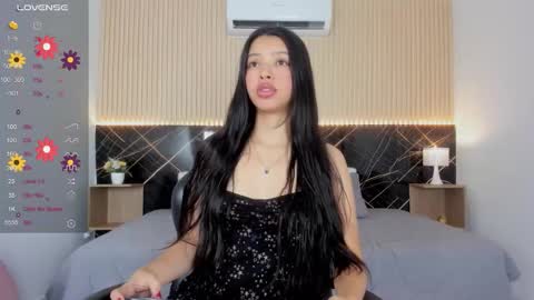 Snapshot of karol_cortes chatting on February 19, 12:01 pm karol_cortes online show from February 19, 12:01 pm