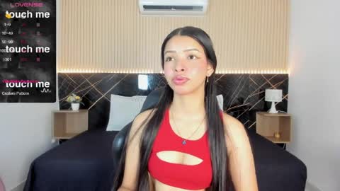 Snapshot of karol_cortes chatting on April 6, 1:01 pm karol_cortes online show from April 6, 1:01 pm