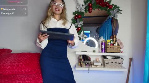 karol_goode online show from December 14, 4:01 am