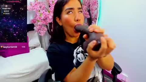 Snapshot of karol_ivonne chatting on June 9, 8:53 pm karol online show from June 9, 8:53 pm
