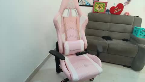    online show from March 3, 2:48 pm