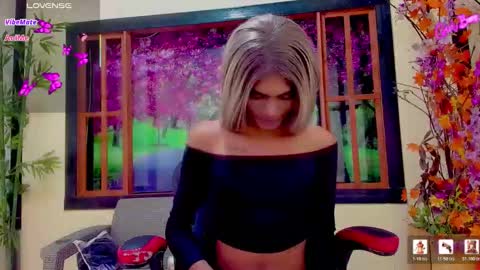 Snapshot of karol_vanessa__ chatting on March 25, 11:16 am karol Vanessa online show from March 25, 11:16 am