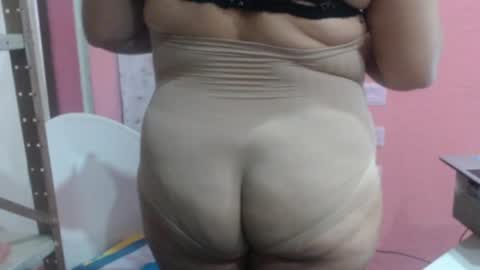 Snapshot of karolbb21 chatting on April 2, 10:57 am karolbb21 online show from April 2, 10:57 am
