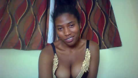karoliee online show from June 11, 9:35 pm