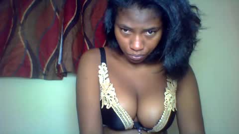 karoliee online show from June 16, 9:23 am