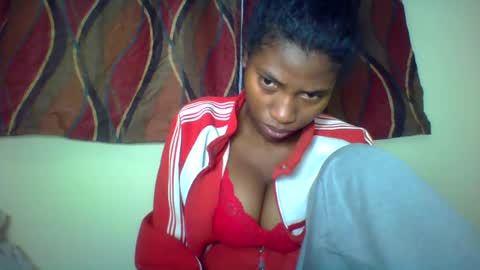 karoliee online show from July 19, 4:44 pm