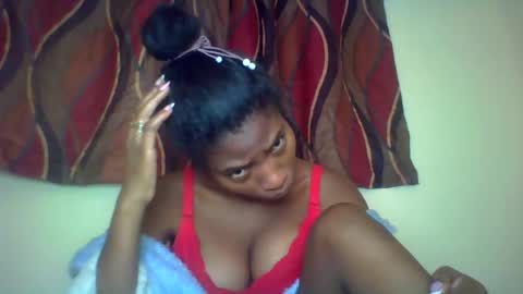 karoliee online show from July 24, 7:06 am