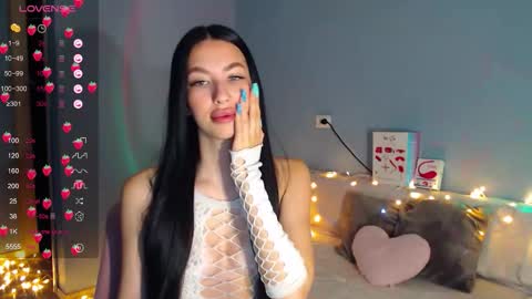 Snapshot of karolina_hottie_ chatting on February 19, 2:07 am Kira online show from February 19, 2:07 am