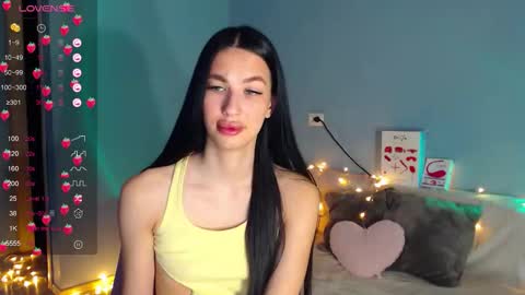 Snapshot of karolina_hottie_ chatting on February 20, 2:30 am Kira online show from February 20, 2:30 am