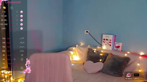 Snapshot of karolina_hottie_ chatting on March 7, 2:41 am Kira online show from March 7, 2:41 am