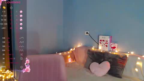 Snapshot of karolina_hottie_ chatting on March 10, 2:16 am Kira online show from March 10, 2:16 am