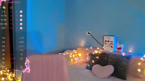 Snapshot of karolina_hottie_ chatting on March 12, 2:50 am Kira online show from March 12, 2:50 am