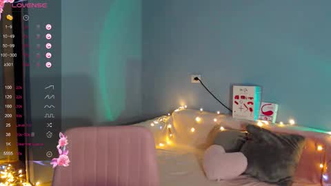 Snapshot of karolina_hottie_ chatting on March 14, 1:34 am Kira online show from March 14, 1:34 am