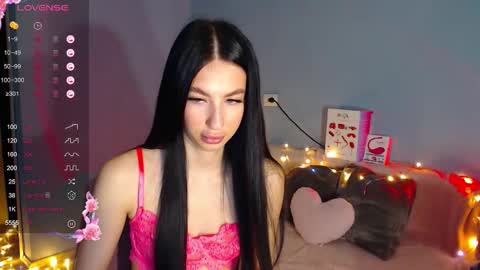 Snapshot of karolina_hottie_ chatting on March 26, 2:28 am Kira online show from March 26, 2:28 am