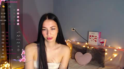 Snapshot of karolina_hottie_ chatting on March 27, 2:39 am Kira online show from March 27, 2:39 am