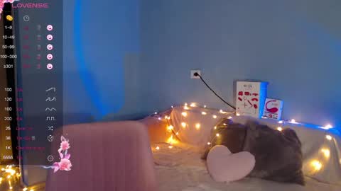 Snapshot of karolina_hottie_ chatting on March 31, 2:13 am Kira online show from March 31, 2:13 am