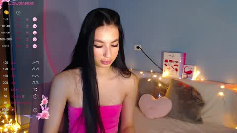 Snapshot of karolina_hottie_ chatting on April 2, 1:58 am Kira online show from April 2, 1:58 am