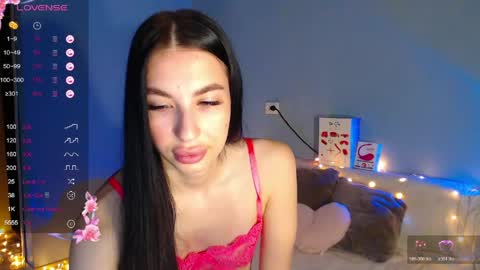 Snapshot of karolina_hottie_ chatting on April 17, 2:14 am Kira online show from April 17, 2:14 am