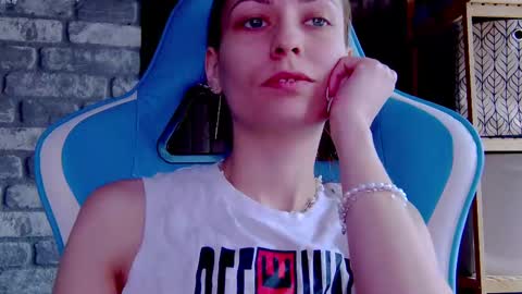 karoline121 online show from March 1, 8:23 am