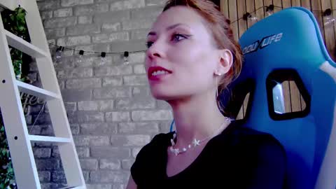 karoline121 online show from March 4, 1:17 pm