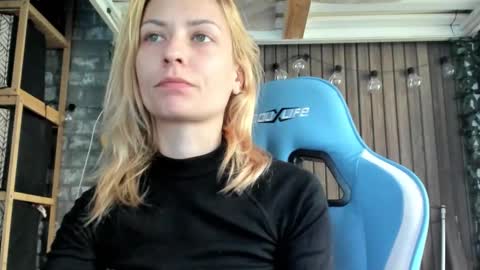 Snapshot of karoline121 chatting on September 29, 6:40 am karoline121 online show from September 29, 6:40 am