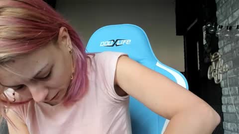 Snapshot of karoline121 chatting on October 26, 8:31 am karoline121 online show from October 26, 8:31 am