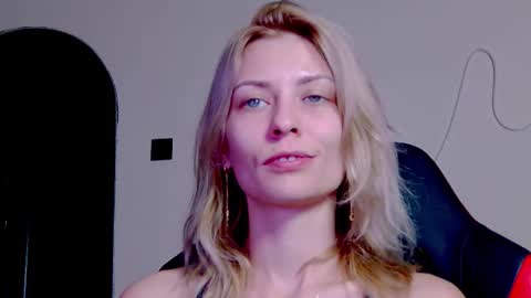 karoline121 online show from November 4, 9:47 pm