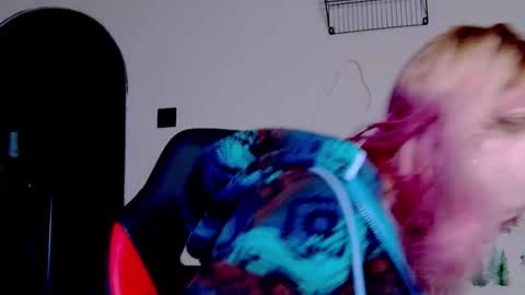 karoline121 online show from November 28, 7:05 pm