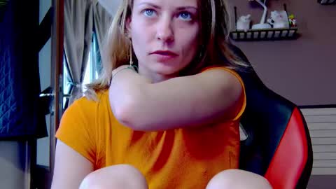 karoline121 online show from December 14, 10:42 am