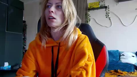 karoline121 online show from March 1, 11:01 am