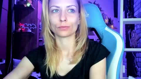 karoline121 online show from March 19, 5:06 pm